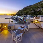 Daire Kalimera & Apoplous Boathouse