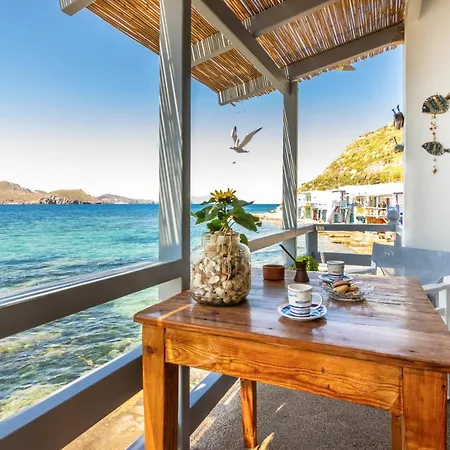 Kalimera & Apoplous Boathouse Apartment Klima (Milos)