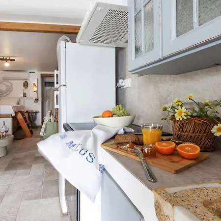 Kalimera & Apoplous Boathouse Klima (Milos)