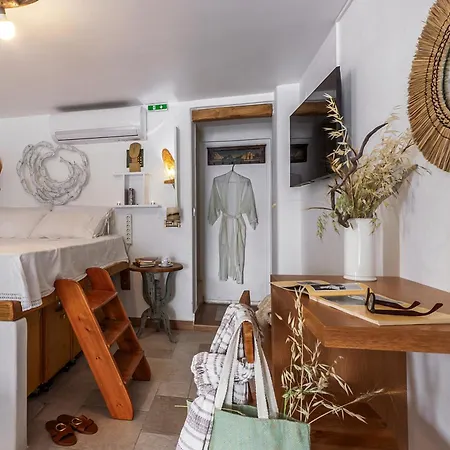 Kalimera & Apoplous Boathouse شقة Klima (Milos)