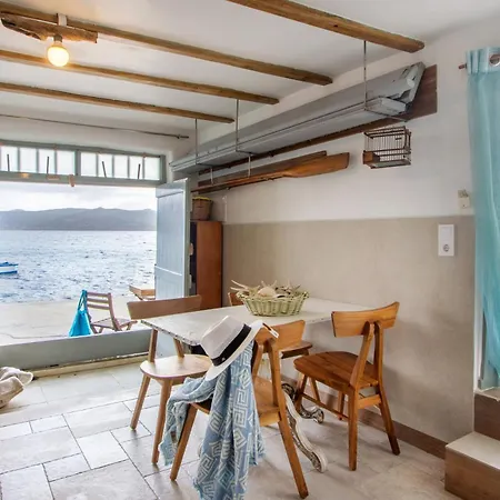 Kalimera & Apoplous Boathouse