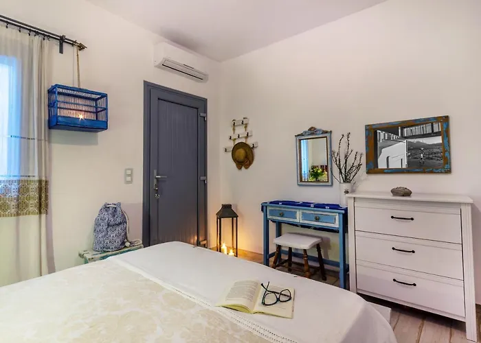 Kalimera & Apoplous Boathouse Klima (Milos)