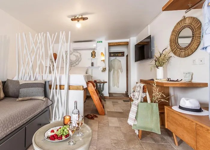 Kalimera & Apoplous Boathouse * Klima (Milos)