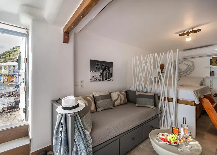 Kalimera & Apoplous Boathouse Daire