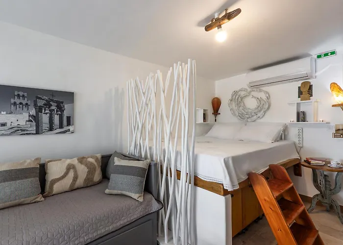 Daire Kalimera & Apoplous Boathouse *