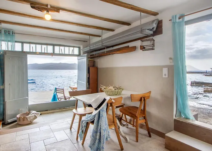 Kalimera & Apoplous Boathouse